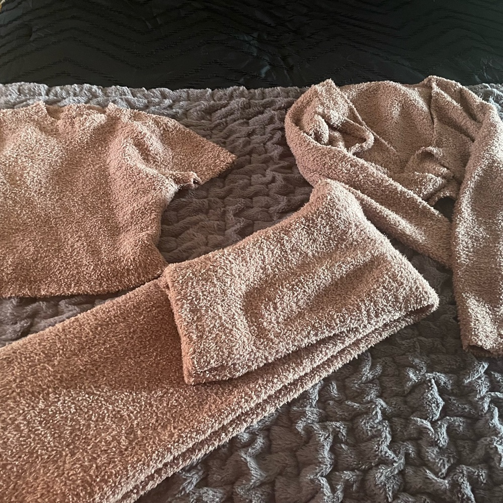 SKIMS Cozy Collection Pants/Tee/Wrap Top Set